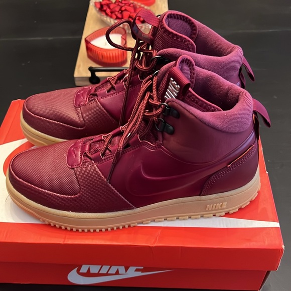 Nike Path WNTR Men’s 9 laced winter boot. Mint condition/ worn once. - Picture 5 of 9